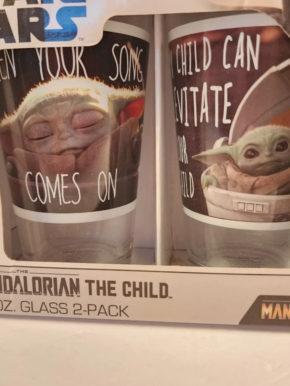 NEW IN BOX Mandalorian and the Child 16oz glass 2 pack